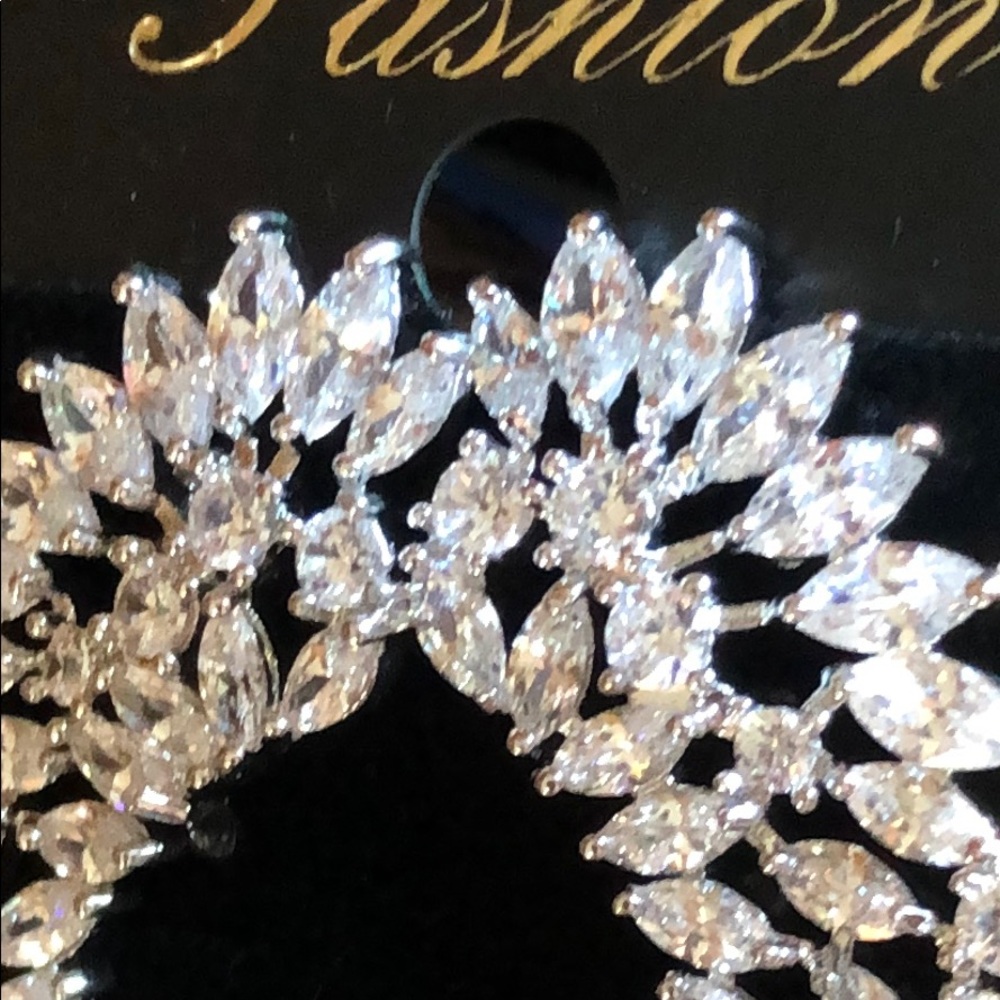 Gorgeous 925 Silver Post Cubic Zircon Angel Wings - Picture 2 of 8